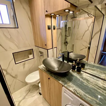 Santa Barbara Apartment